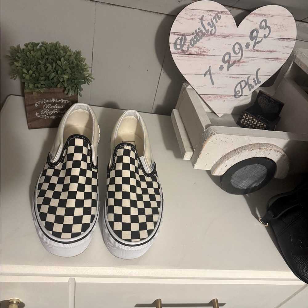Women’s Size 8 1/2 vans only worn a couple of times